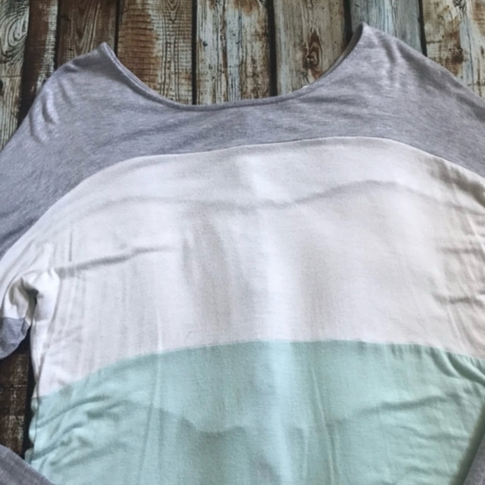 Color Block Soft Knit Button Back Top - Picture 6 of 7